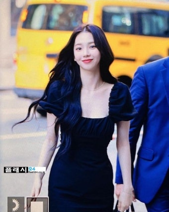 플래시24- > 연예/스포츠 > 은근히 있는 에스파 카리나