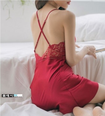 플래시24- > 네티즌포토 > 미모가 너무 뛰어난 란제리모델