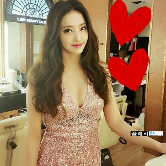 위엄 넘치는 한채영 결혼전 중국방문 star > 연예/스포츠 > 위엄 넘치는 한채영  결혼전 중국방문