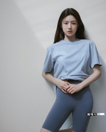 플래시24- > 연예/스포츠 > 요가하는 고윤정