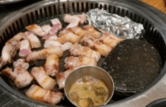 바람놀이터 - #돼지집딸 #돼딸..응? > 음식게시판 | 바람놀이터 (바람의나라) 바람놀이터 (바람의나라)