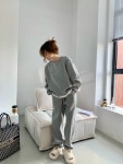 젠틀레이디 엠보 레터링 맨투맨 조거 팬츠 세트