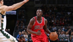 Strong finish carries Bulls to 107-86 win over Bucks | Chicago Bulls