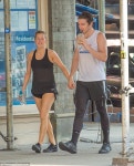 Ellie Goulding exits NY gym with new beau Caspar Jopling | Daily Mail Online Ellie Goulding exits gym with hunky new beau Caspar... 