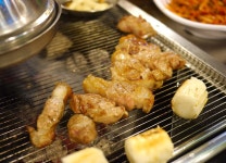 외방커뮤니티 > 별방 > 두꺼운 삼겹살 사진 보구가~ (동대문/신당 화돈가)