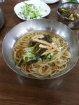 외방커뮤니티 > 별방 > 4천냥에 외방냔들 배터지게 해줄 전주 할매국수.jpg