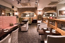 파르미이탈리아노 : (신촌)홀서빙 성실하고 센스있는 신입직원을... 파르미이탈리아노 / (신촌)홀서빙 성실하고 센스있는 신입직원을... 