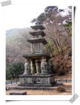 [느티나무 그늘 아래서 책을] : 알라딘