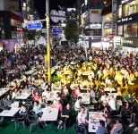 신촌 한복판에서 즐기는 맥주 축제 - 조선일보 > 사회 신촌 한복판에서 즐기는 맥주 축제