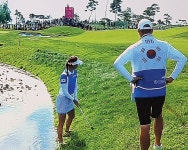 팀 코리아로 뭉친 세리 키즈, 안방서 첫 왕관 - 조선일보 > 스포츠 > 골프 팀 코리아로 뭉친 세리 키즈, 안방서 첫 왕관