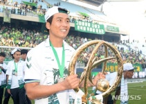 전북 이동국, 필드플레이어 역대 최다 502경기 출장 신기록 - 조선일보 > 스포츠 > 축구 전북 이동국, 필드플레이어 역대 최다 502경기 출장 신기록