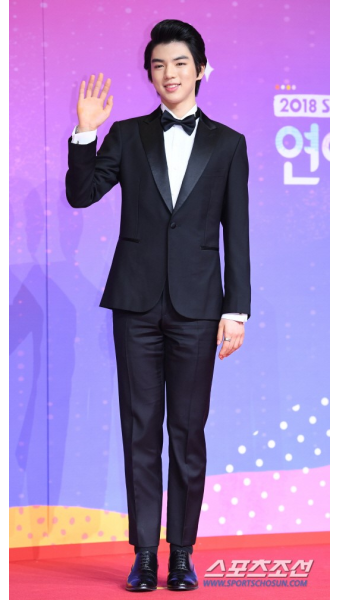 [포토] 피겨 차준환, 연예인보다 눈부신 비주얼! - 조선일보 > 연예 > 연예 포토 [포토] 피겨 차준환, 연예인보다 눈부신 비주얼!
