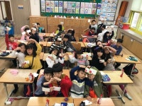   3반(탱글탱글토마토 -봉동 1기) : 소개- Classting 봉동초등학교 2 - 3반(탱글탱글토마토 -봉동 1기) - 클래스팅