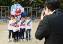 한국후지필름, `인스탁스 스쿨어택` 이벤트 진행 - ▒종합 경제정보 미디어 - 이데일리▒ 한국후지필름, `인스탁스 스쿨어택` 이벤트 진행