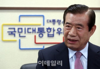 [포토]소감 밝히는 한광옥, `신임 대통령 비서실장에 선임` - 종합 경제정보 미디어 - 이데일리 [포토]소감 밝히는 한광옥, `신임 대통령...