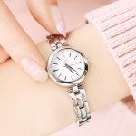 엔터식스몰 - 패션&라이프스타일몰 데일리룩 실버메탈시계