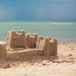 비 내리는 모래성 (A Sandcastle In The Rain) / 우드캔들 (Woodcandle) - genie