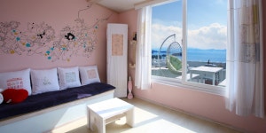 밤바다를 마주하고 있는 숙소 | 남해 아미르하우스 하늬, 경상 - 여기어때 특가