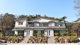 숲속에 자리한 아늑한 숙소 | 아산 그라시아 디르사, 충청 - 여기어때 특가