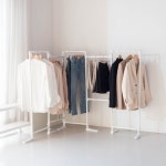 좁은 공간 옷걸이 고정식 행거 집꾸미기 옷방 정리 - NEW ME HOTTRACKS 좁은 공간 옷걸이 고정식 행거 집꾸미기 옷방 정리