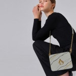 아드네(ADNEE) 퀸스디스코_크림화이트 - 364,800원 | 무신사 스토어