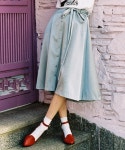 얼론투게더(ALONE&TOGETHER) satin light gray flare skirt - 136,000원 | 무신사 스토어 - 셀렉트숍