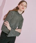 에드센스(ADDSENSE) HI-NECK VELVET TSHIRT_BLACK - 39,000원 | 무신사 스토어 - 셀렉트숍