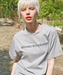 비디더블유 | 세컨드 에스더블유비디(2ND SWBD) SEWINGBOUNDARIES 로고 티셔츠(그레이) - 39,000원 | 우신사 스토어
