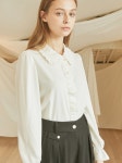 저스트인스타일(JUST IN STYLE) 프릴 카라 블라우스_아이보리 - 133,000원 | 무신사 스토어