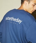 시즈더데이(SEIZETHEDAY) 오리지날 스웻셔츠 네이비 - 33,150원 | 무신사 스토어