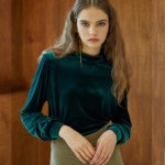 스튜디오 지(STUDIO.G) VELVET BLOUSEGREEN - 81,600원 | 무신사 스토어