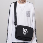 오와이(OY) LOGO CROSS BAG - BK - 52,000원 | 무신사 스토어