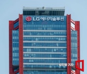 스마일게이트 성공 믿은 전략가…예술과 경영, 조화에서 승산봤죠 | 종목뉴스(042000) | 뉴스/시세 - 팍스넷 증권포털