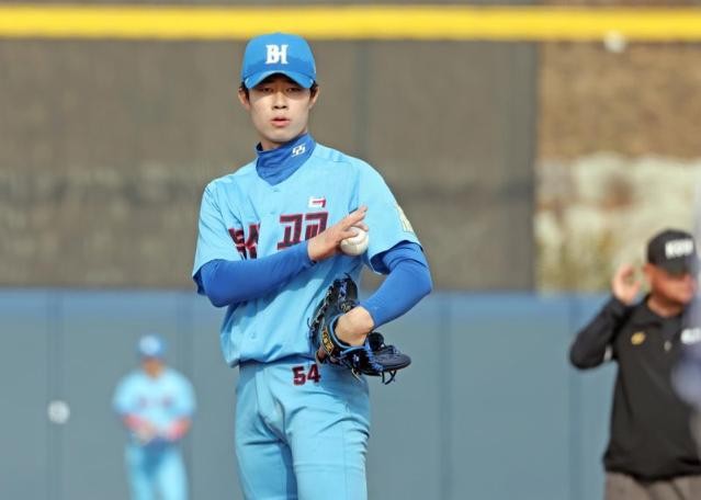 한국 야구계를 빛내는 별들, KT 원상현과 삼성 김재혁이 메디힐 퓨처스 루키상 수상!