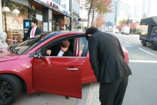 논란이 되고 있는 강남 청담동 발렛주차.jpg