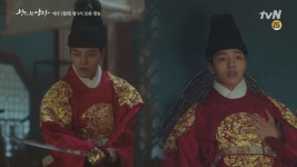 혼자 왕놀이 하는 여진구ㅋㅋㅋㅋㅋ뭐햌ㅋㅋㅋ < 동영상 < 즐거움엔 끝이 없다, tvN