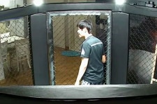 수컷의 방을 사수하라 | 시즌2 > 하이킥 작렬! 역대급 피지컬 킥복싱 유단자 아내의 반응! 하이킥 작렬! 역대급 피지컬 킥복싱 유단자 아내의 반응!