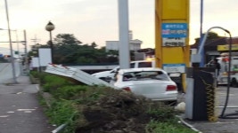 [전국]40대 여성 운전자 주유소 돌진...1명 다쳐40대 여성 운전자 주유소 돌진...1명 다쳐