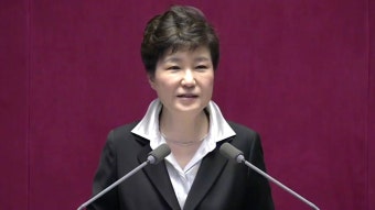 [정치]박근혜 대통령 개헌 제안...정국 요동박근혜 대통령 개헌 제안...정국 요동