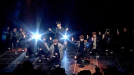 [문화][★영상] 업텐션, 카리스마 넘치는 10명의 열혈 청춘…하얗게 불태웠어 [★영상] 업텐션, 카리스마 넘치는 10명의 열혈 청춘…하얗게... 