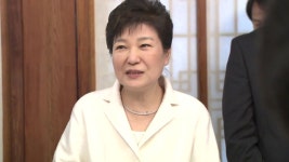 [정치]박근혜 대통령, 출입기자단 신년 인사회...각종 의혹 적극 반박 박근혜 대통령, 출입기자단 신년 인사회...각종 의혹 적극 반박