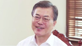 [정치]문재인 대통령 5·18 기념식 가장 기뻐...별명은 달님보다 이니 문재인 대통령 5·18 기념식 가장 기뻐...별명은 달님보다 이니