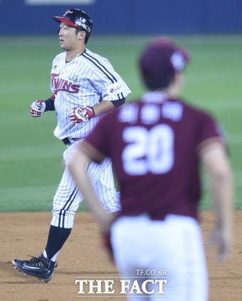 [TF포토] 류제국 11승 LG, 넥센에 11-0 완승