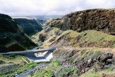 Aerial view of bridge over valley in Hawaii 이미지 (86485231) - 게티이미지뱅크 Aerial view of bridge over valley in Hawaii