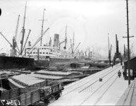 PLA Docks 이미지 (HM6418-001) - 게티이미지뱅크 PLA Docks