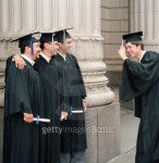 Young male graduate photographing three male graduates 이미지 (blddb_a0038) - 게티이미지뱅크 Young male graduate... 