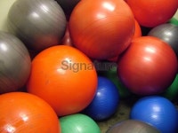 Closet Full of Large Colorful Balls 이미지 (173803141) - 게티이미지뱅크 Closet Full of Large Colorful Balls