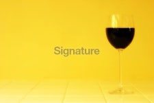 Red Wine On Yellow 이미지 (172655914) - 게티이미지뱅크 Red Wine On Yellow