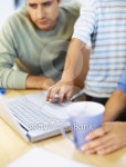 mid section view of a son and his father using a laptop 이미지 (stk326012rkn) - 게티이미지뱅크 mid section view of a son and... 