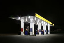 Gas station at night 이미지 (171205626) - 게티이미지뱅크 Gas station at night